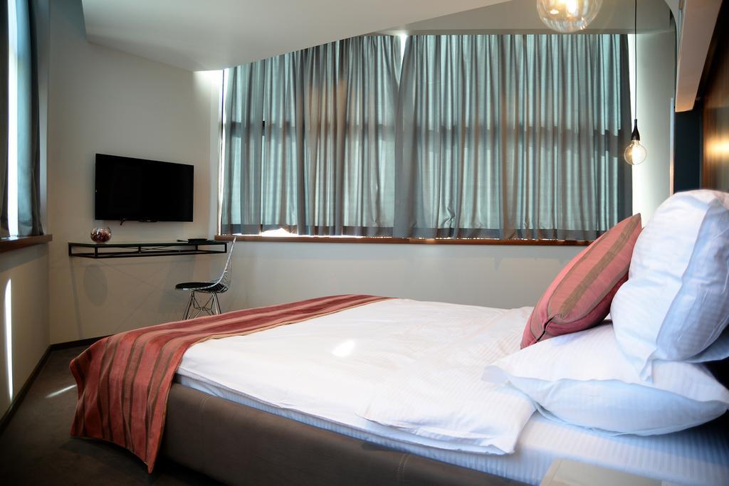 Hotel Russia Skopje Buitenkant foto